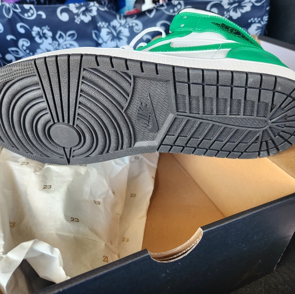 Jordan 2 - Picture 2 of 3